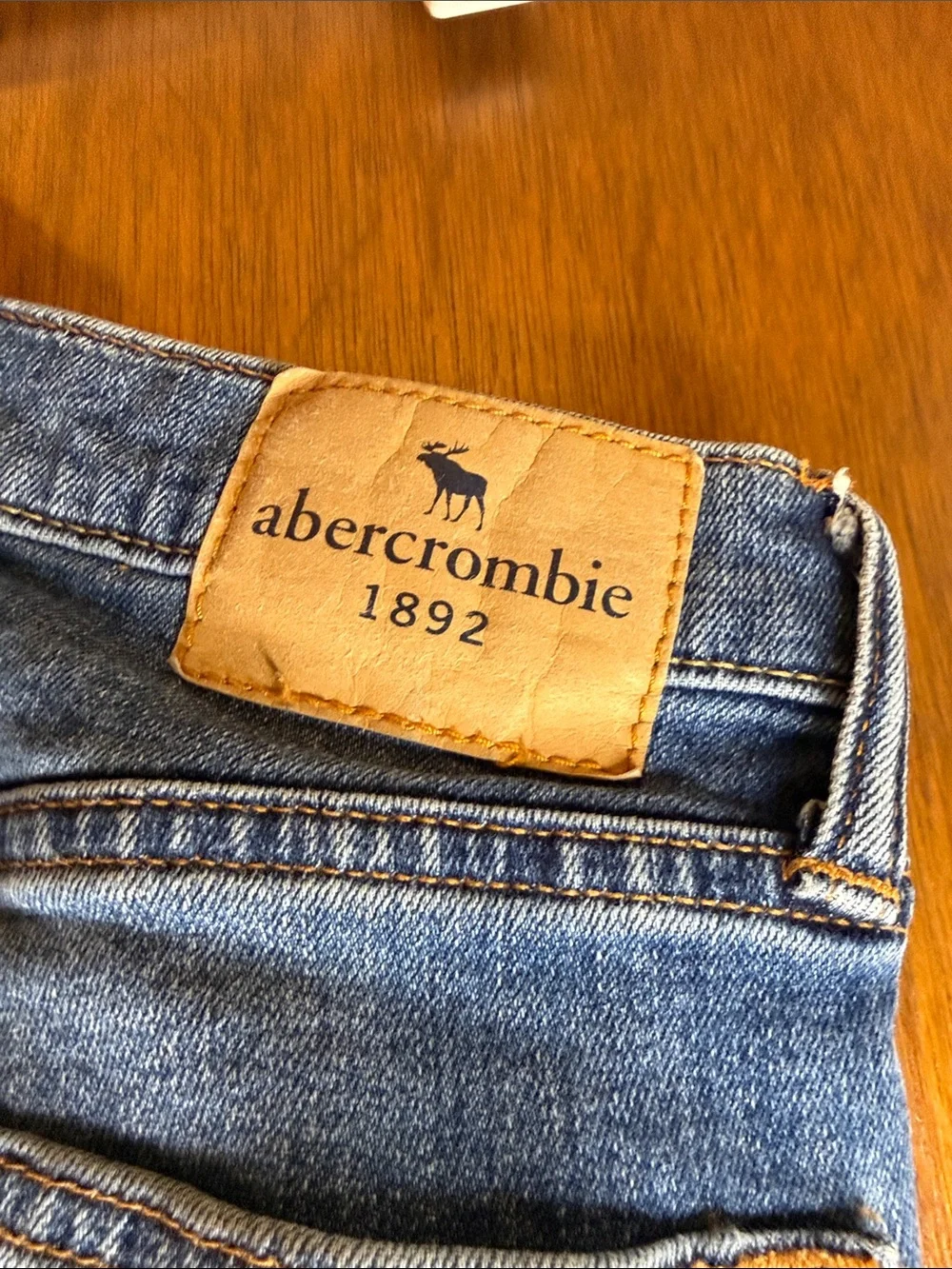 Abercrombie & Fitch Men’s Medium Wash Straight Jeans